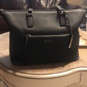 Like new Nine West black shoulder bag
